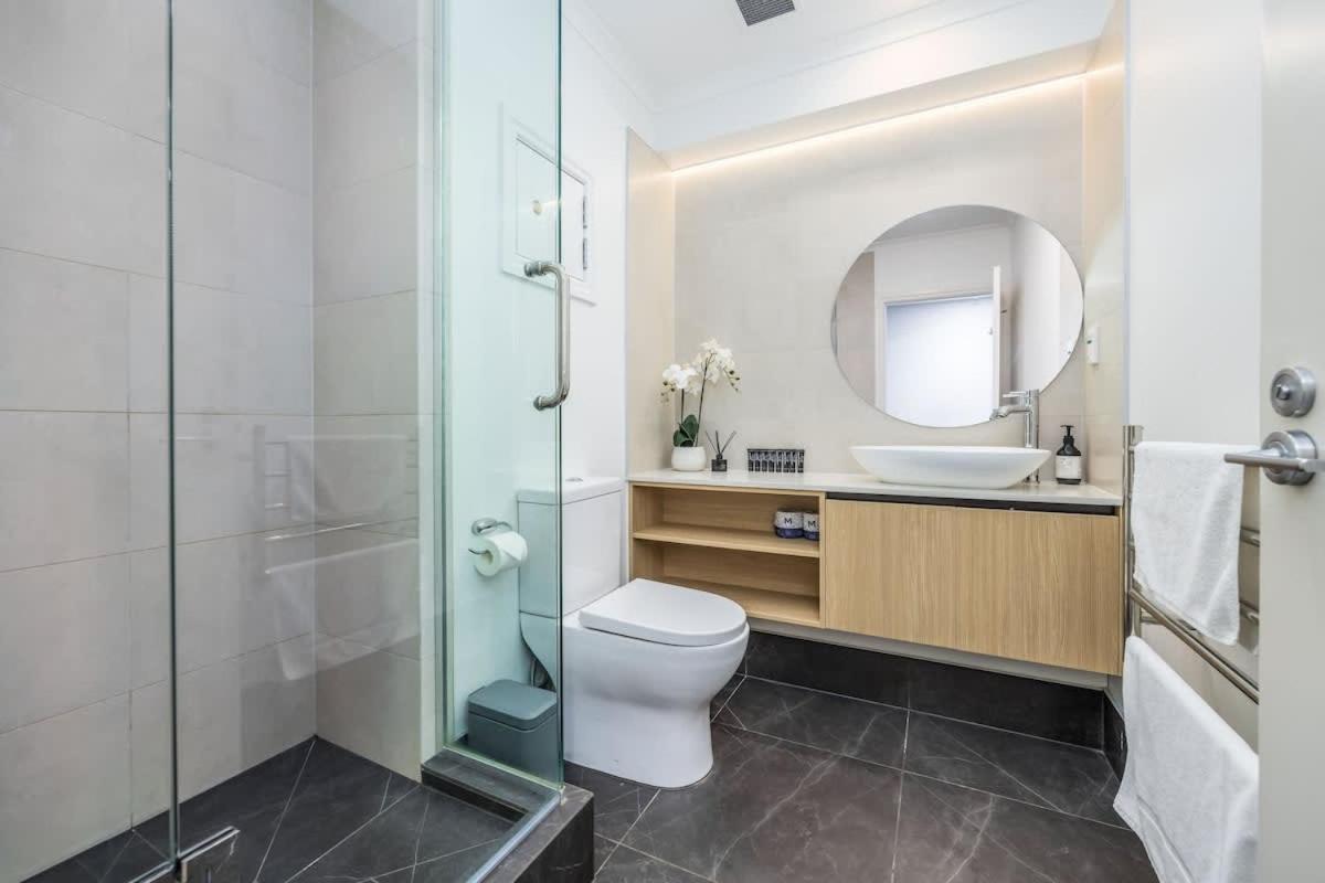 Highrise Studio Apartment W/ Ac, Pool & Gym In Auckland Cbd Zewnętrze zdjęcie