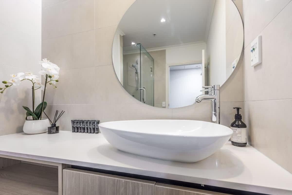 Highrise Studio Apartment W/ Ac, Pool & Gym In Auckland Cbd Zewnętrze zdjęcie